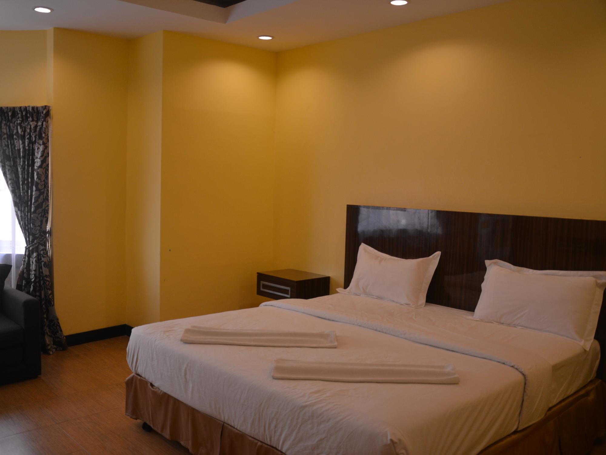 Taj Place Residency Hotel 2*