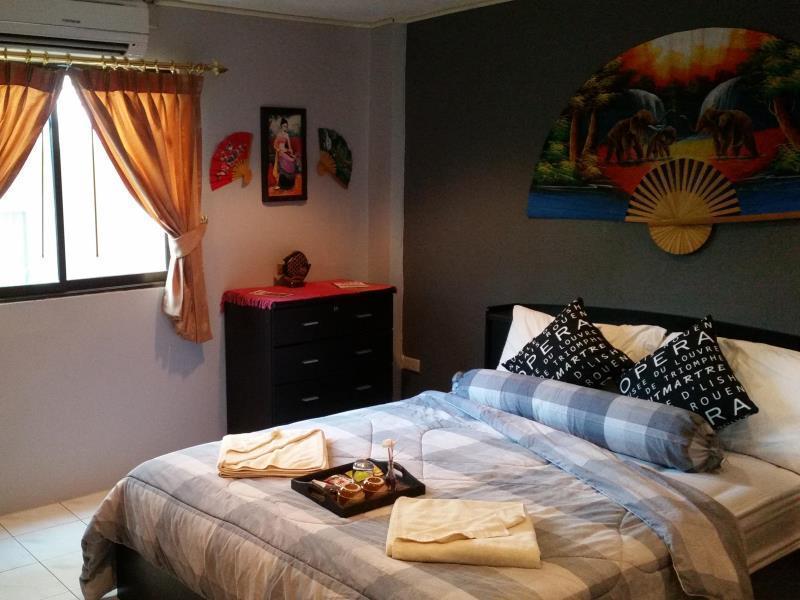 Nemos And Massage Guest house