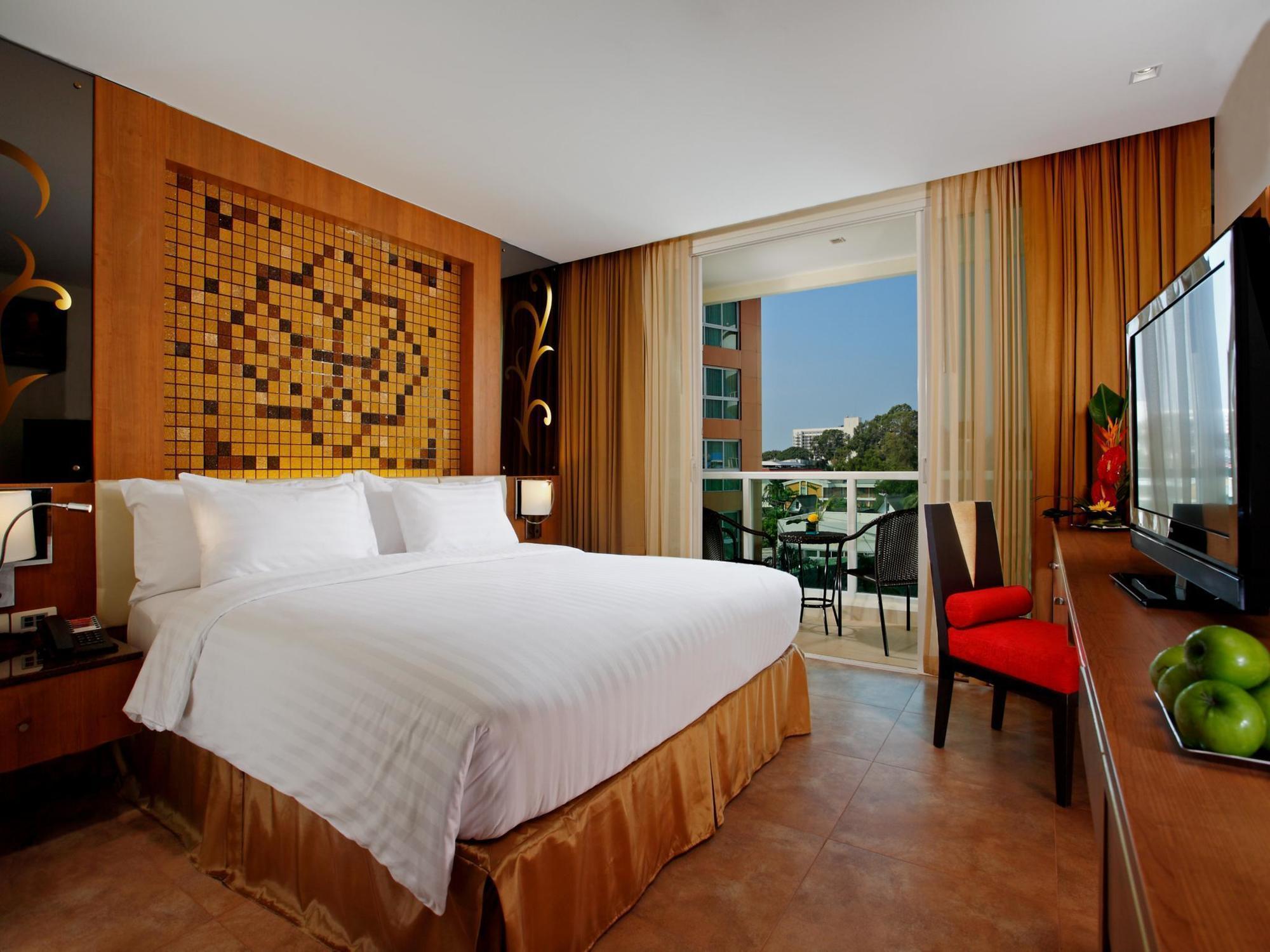 Centara Nova Hotel