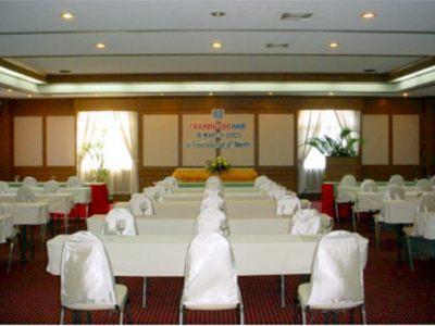 White House 3*