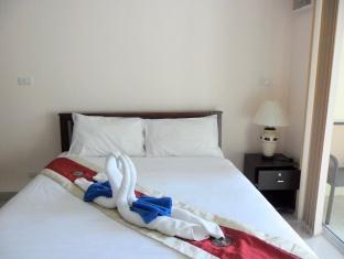 Paradise Hotel