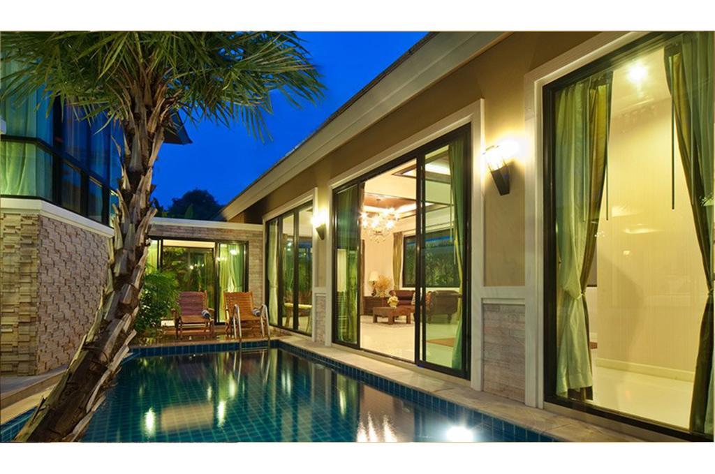 Natcha Pool Villa *