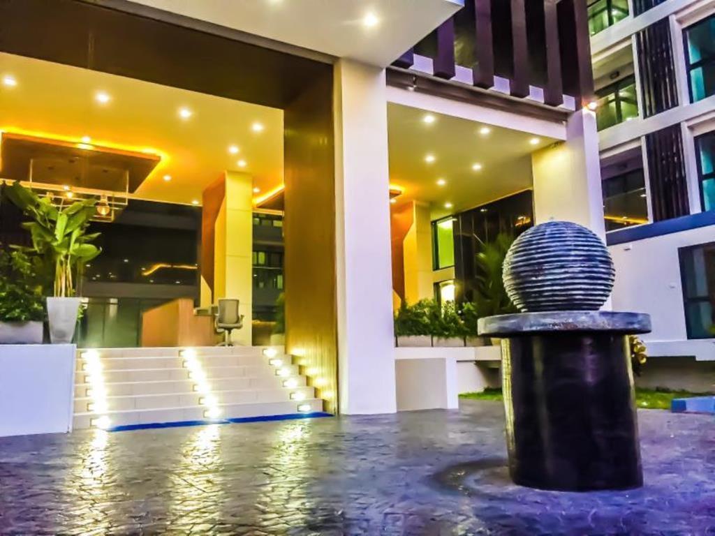 Tropical Garden Apartment