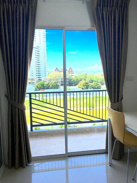 Breezy Apartamento Pattaya