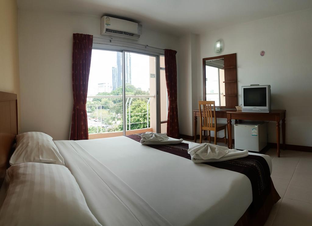 Eastiny Seven 3* Pattaya