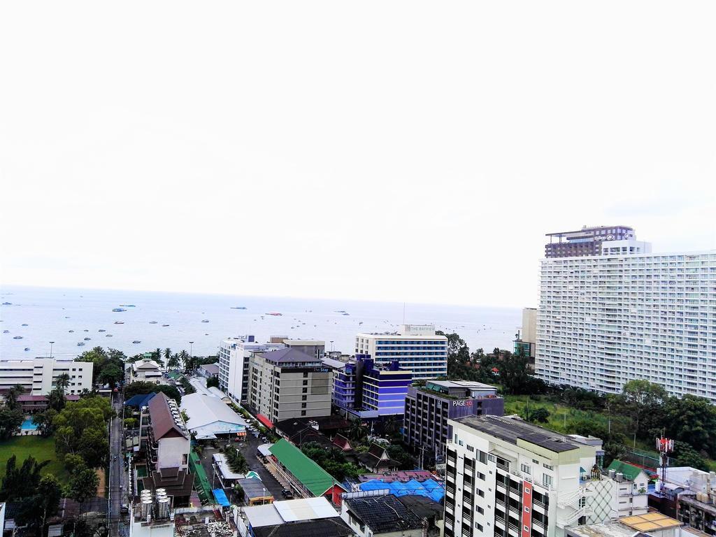 Llx At The Base * Pattaya