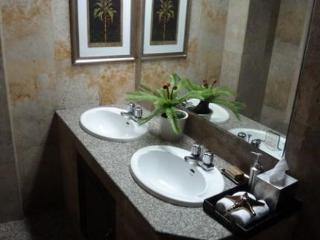 Aa Hotel 2*