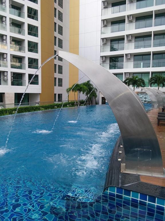 Peak Tower In Phatumnak * Pattaya