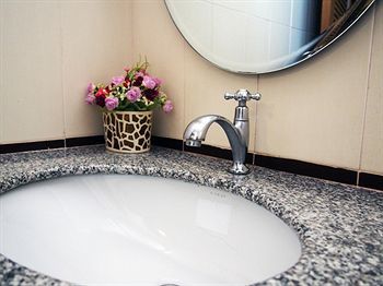 Apartment At Executive *