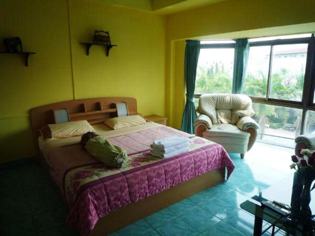 โรงแรม Marina *
