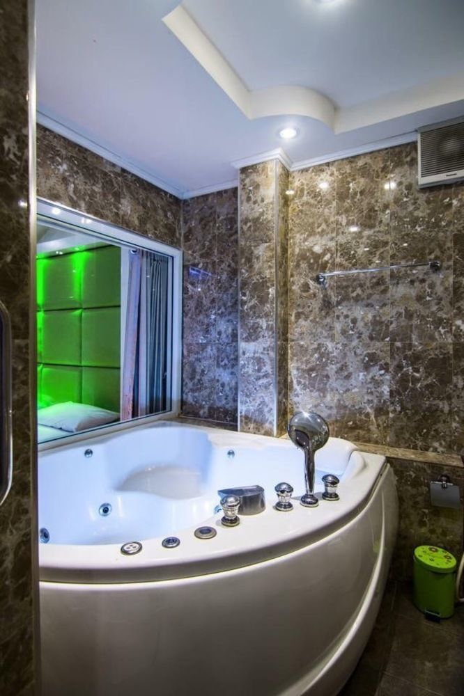 โรงแรม Titanic Residence-7 Minute Walk To The 4*