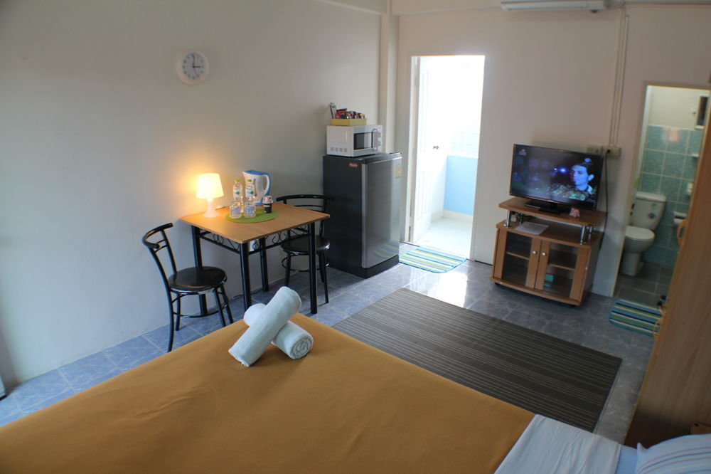 Oyo 838 Aromdee Hotel 2*