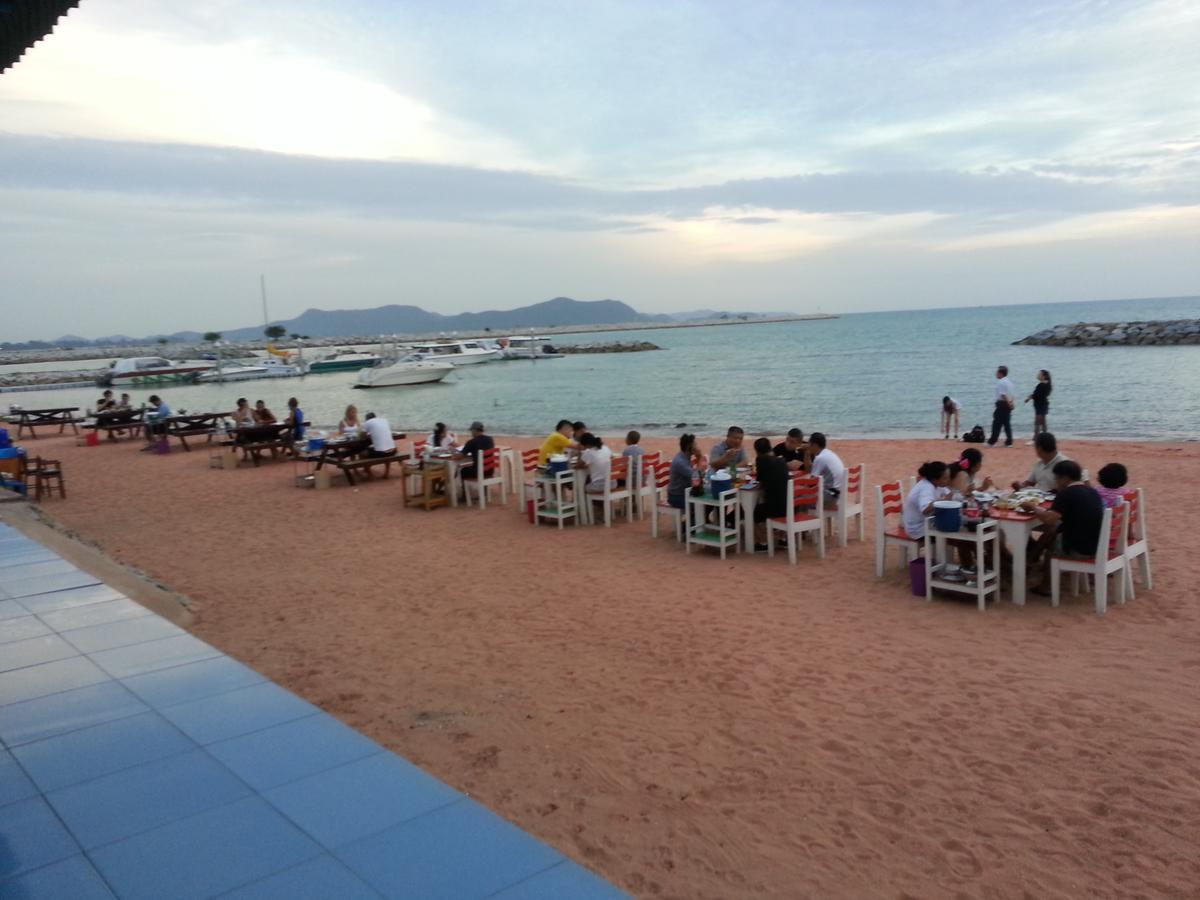 - Baan Dusit