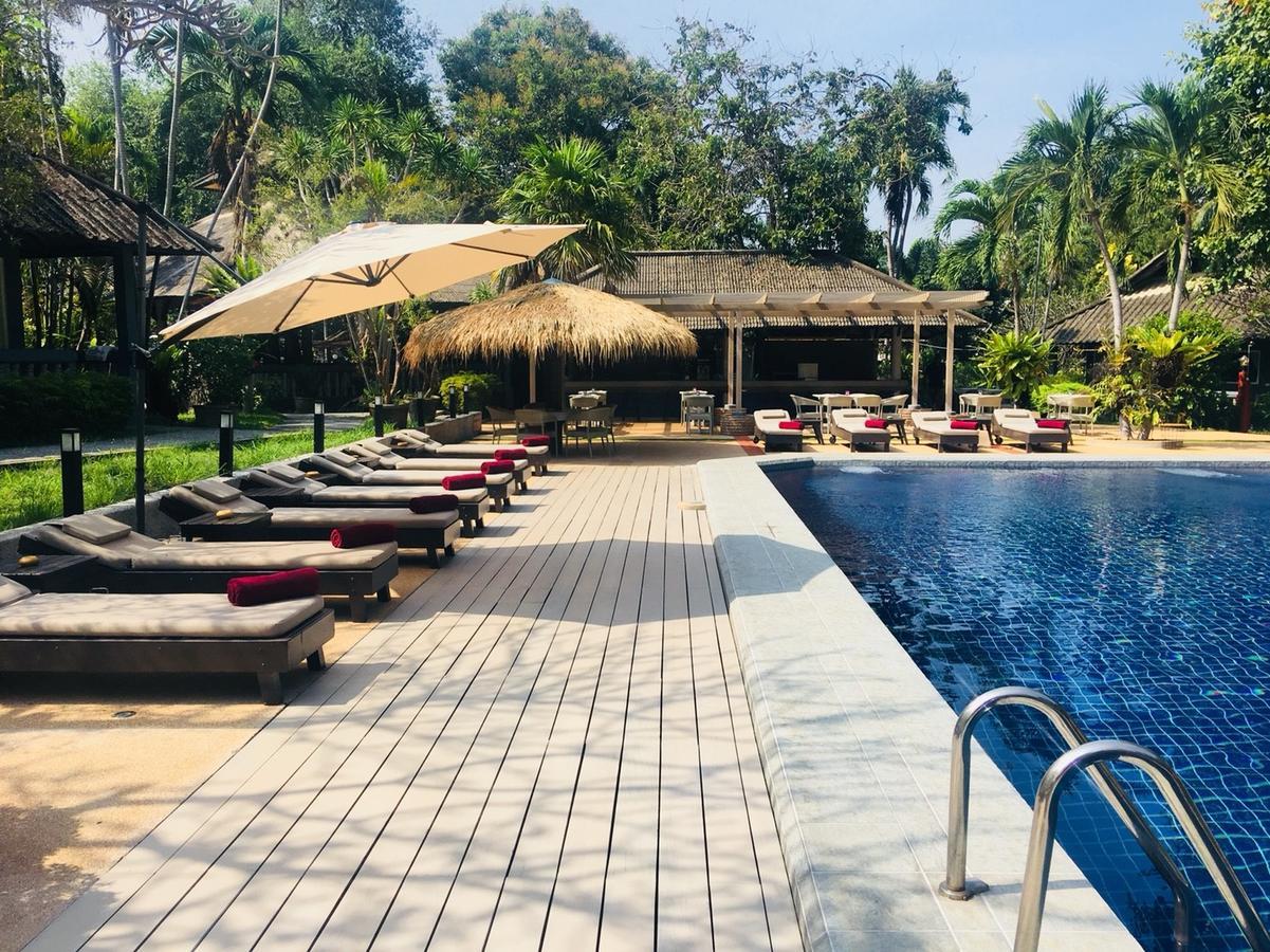 Hotel Let's Hyde & - Pool