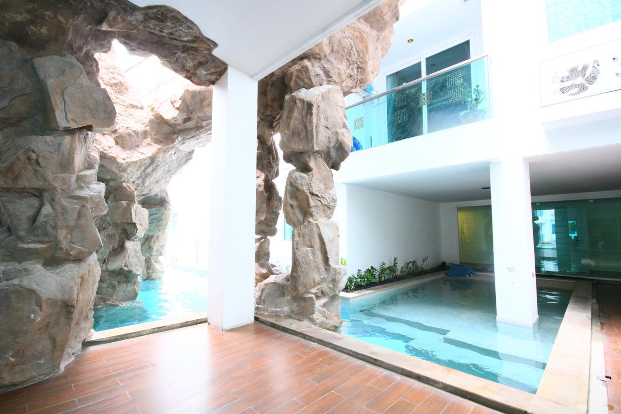 Amazon & Water Park Apartment *