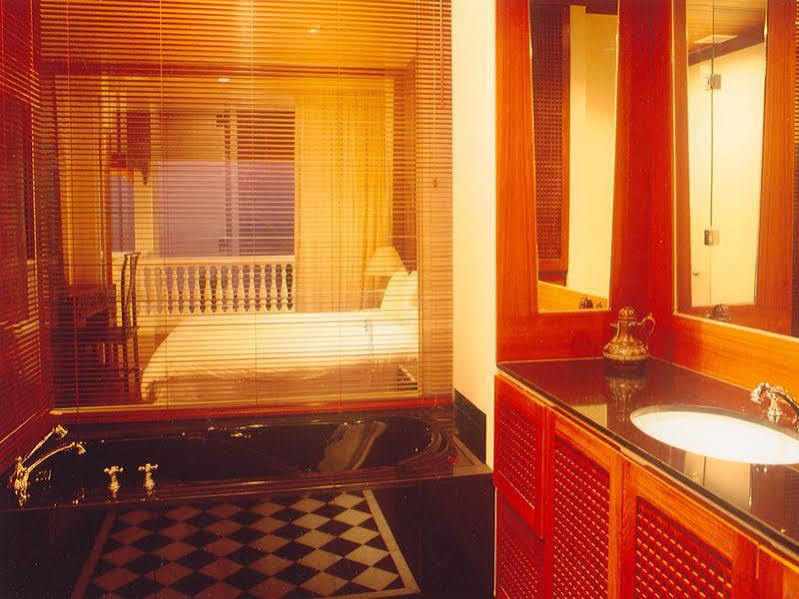 Baan Somprasong Hotel *