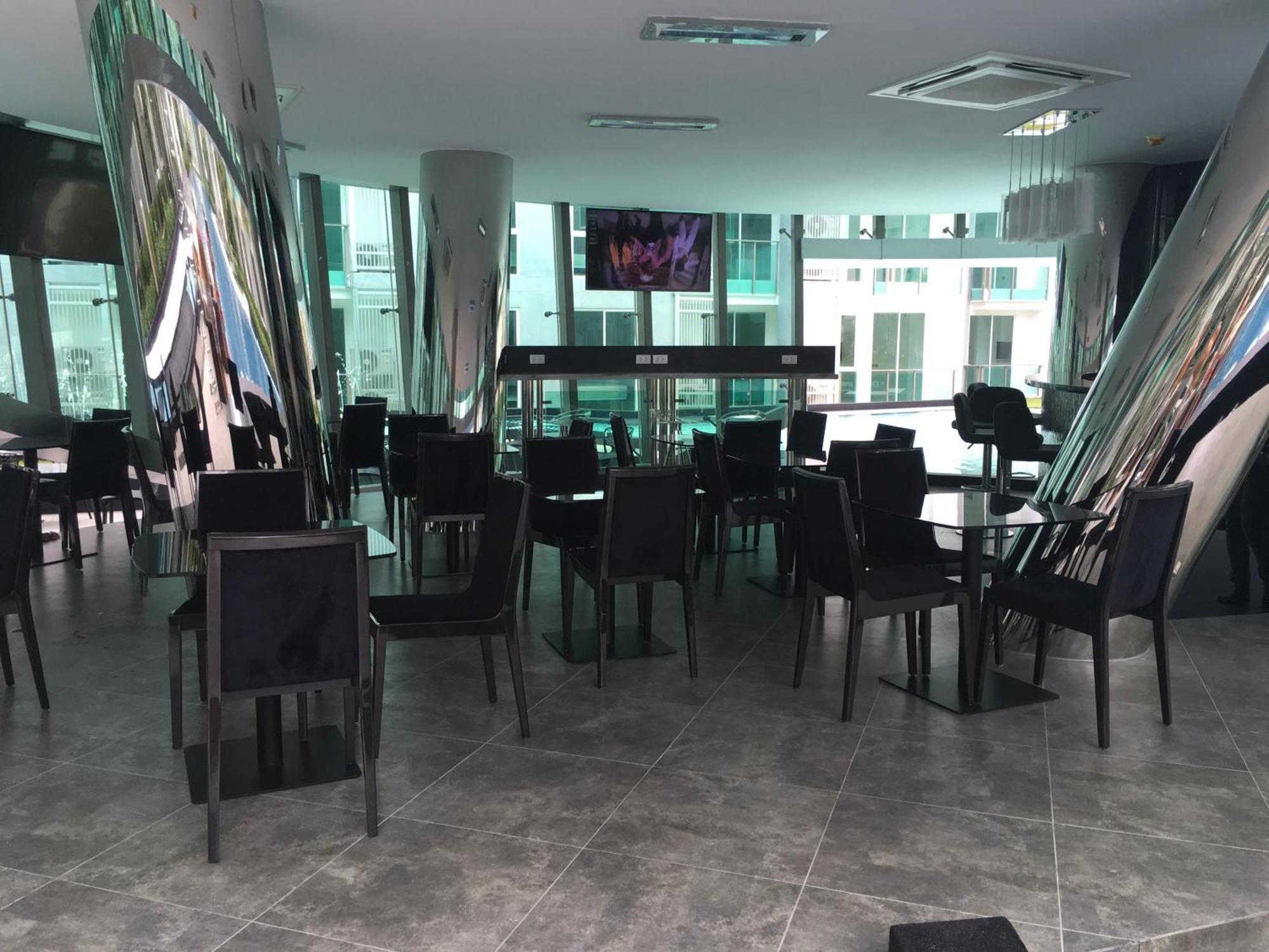City Centre Aparthotel *