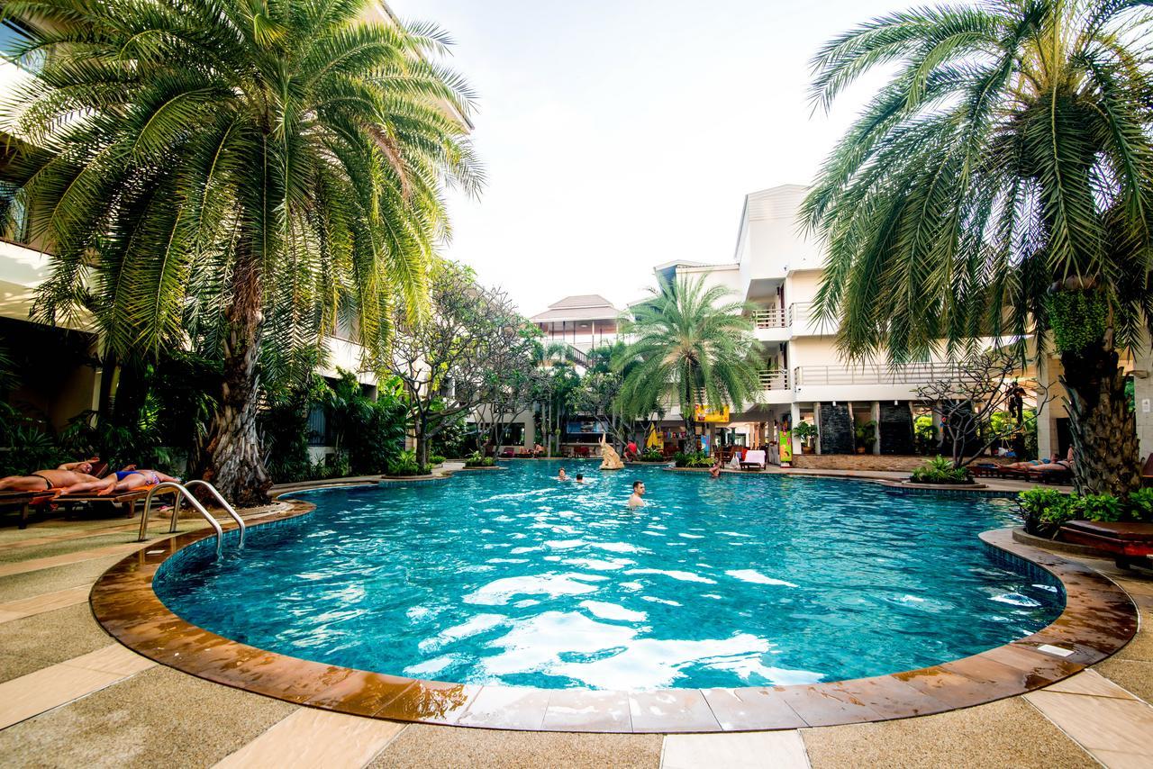 Sea Breeze Jomtien Hotel