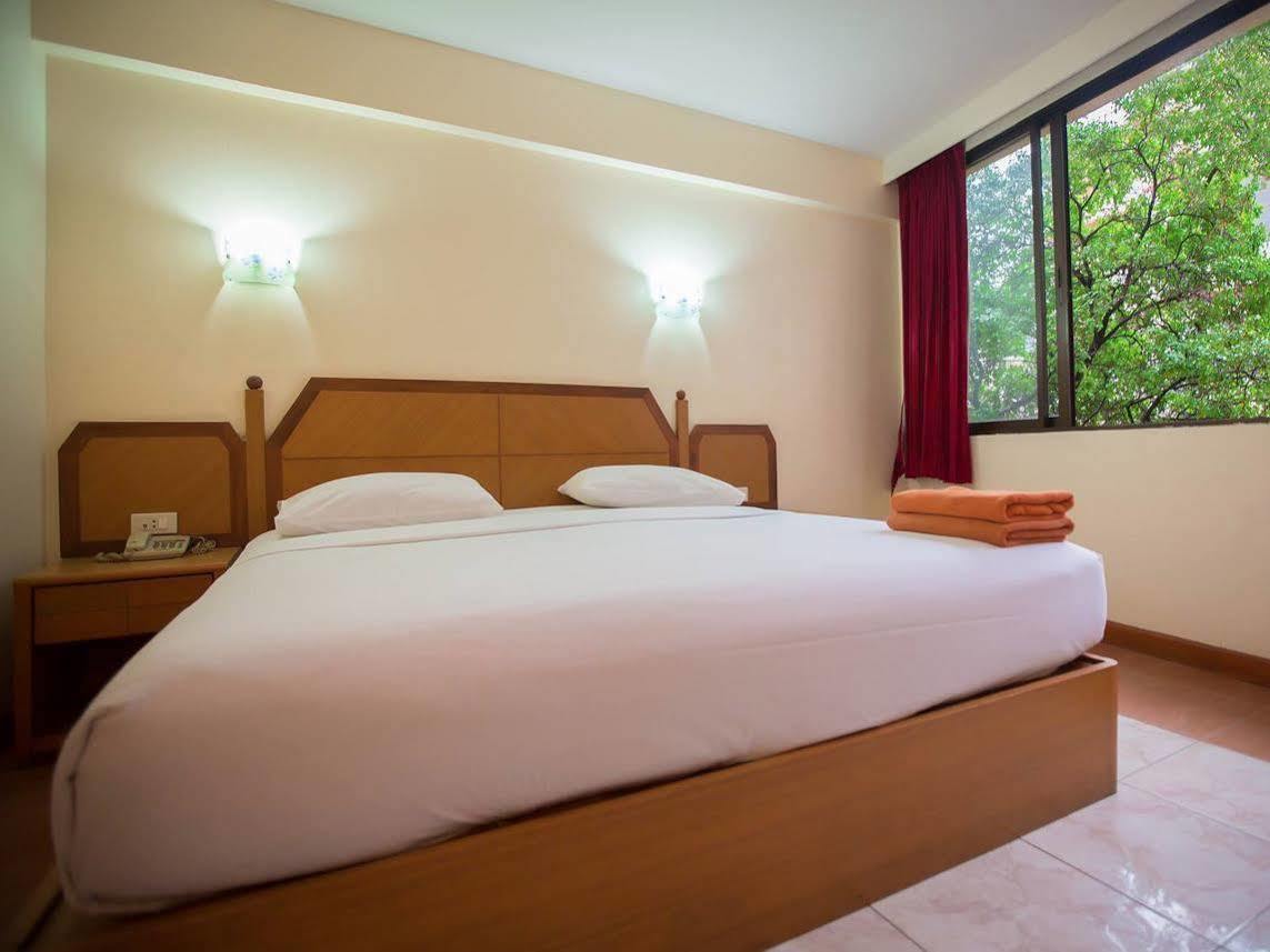 Dream Hotel