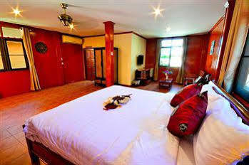 Avila Hotel 3*