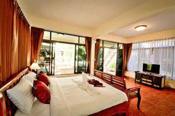 Hotel Avila 3*