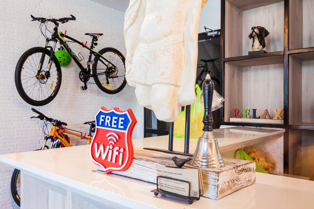 Travel Light Hostel *