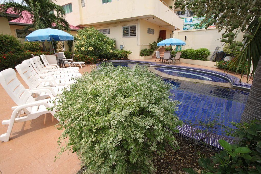 Butterfly Garden Boutique Residence: Luxury With Baths Pattaya