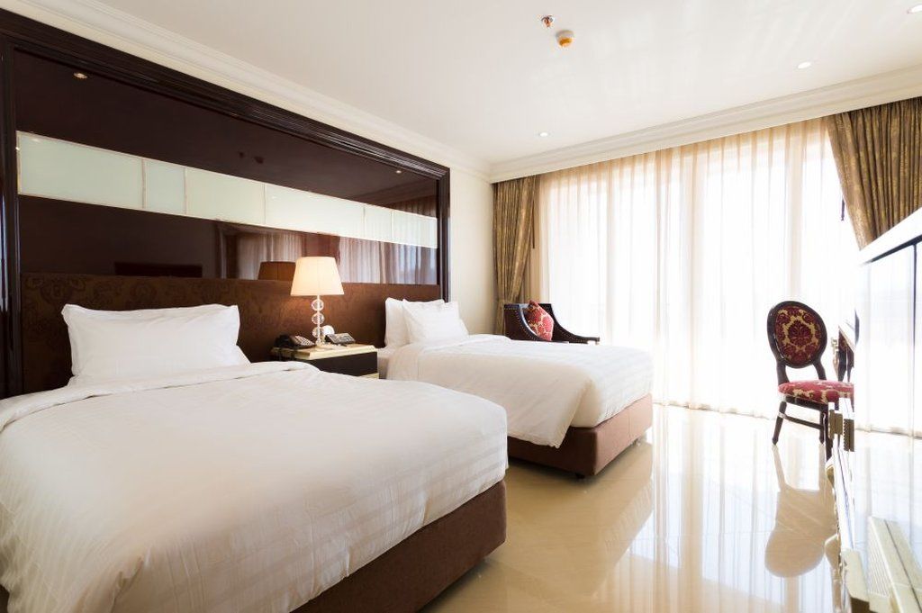 Lk President Hotel