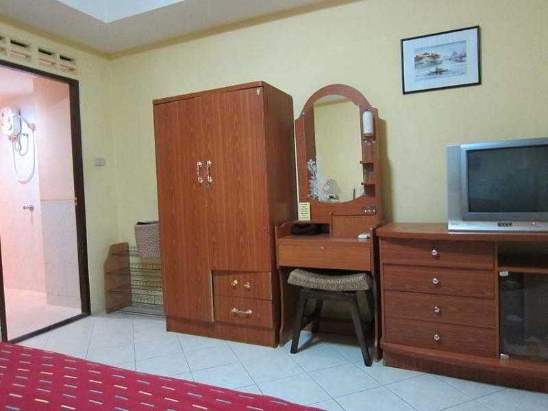 Guest house Robin's Nest & Restaurant
