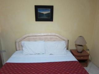 Robin's Nest & Restaurant Guest house *