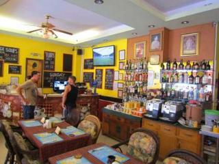 Robin's Nest & Restaurant *