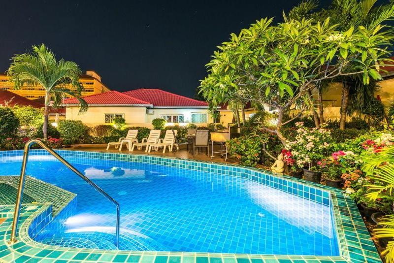 Hotel Butterfly Garden Boutique Residence: Luxury With Baths 4*