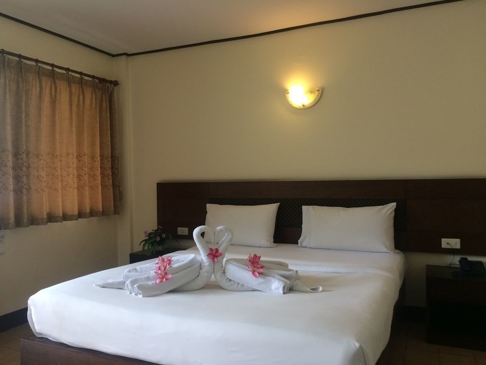 Hotel Let's Hyde & - Pool 4*