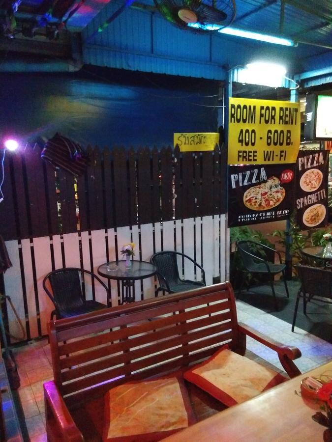 Crocodile Bar