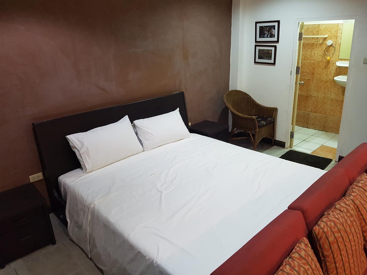Apartment Baan Dok Mai *