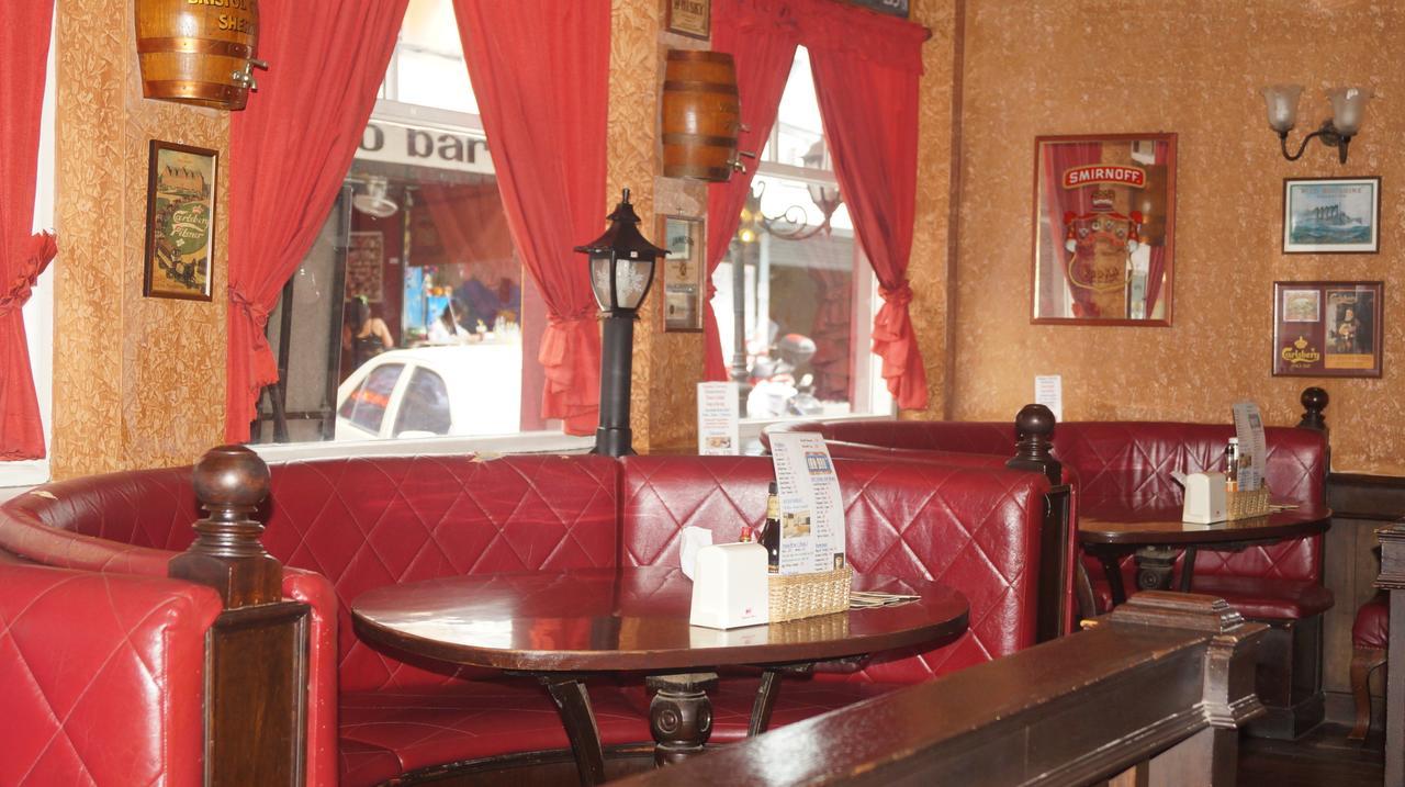 Queen Victoria Hotel 2*