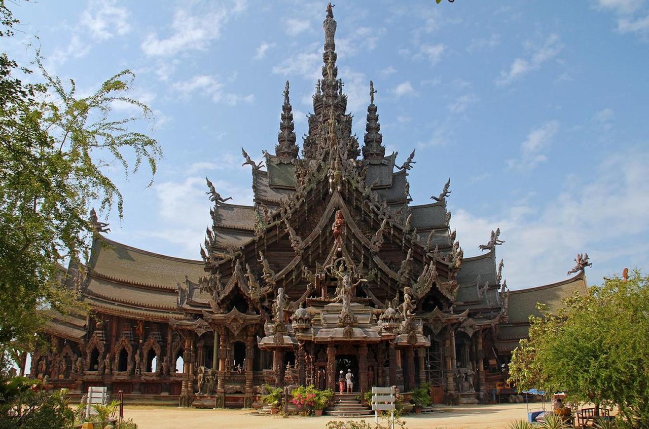 Amazing Tropical Family Thai Style Costs Included