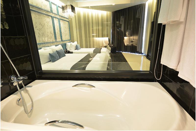 Hotel Tsix5 Quarter