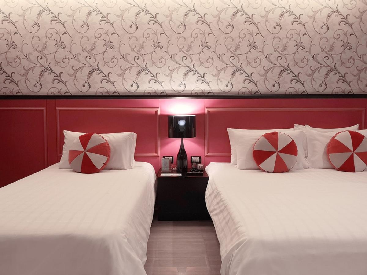 Tsix5 Phenomenal โรงแรม