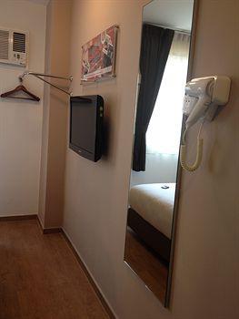 Red Planet Sha Extra Hotel 3*