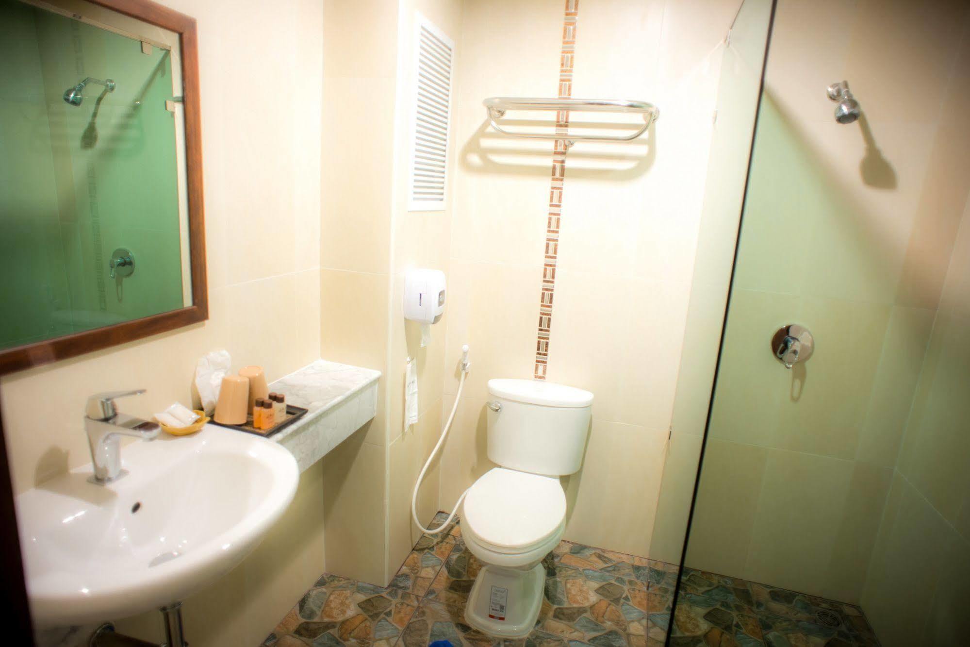 Hotel Oyo 120 Ja Siam Near Bangkok Hospital 2*