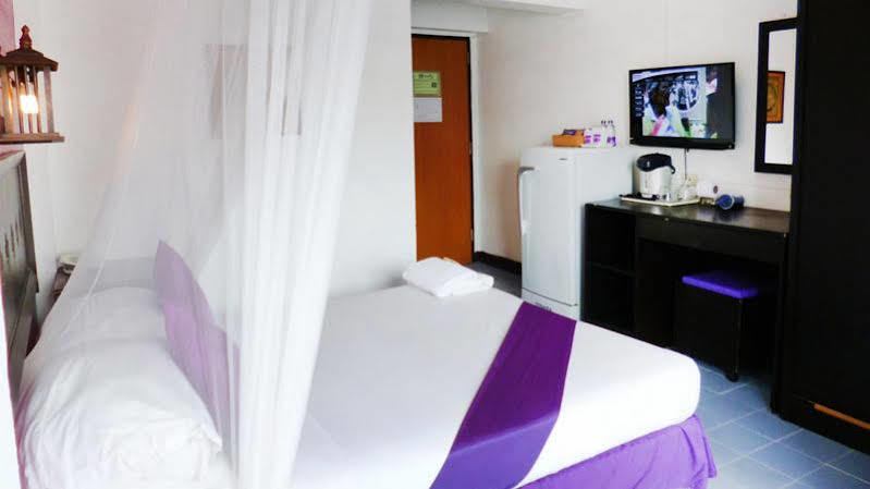 Sawasdee Hotel 2*