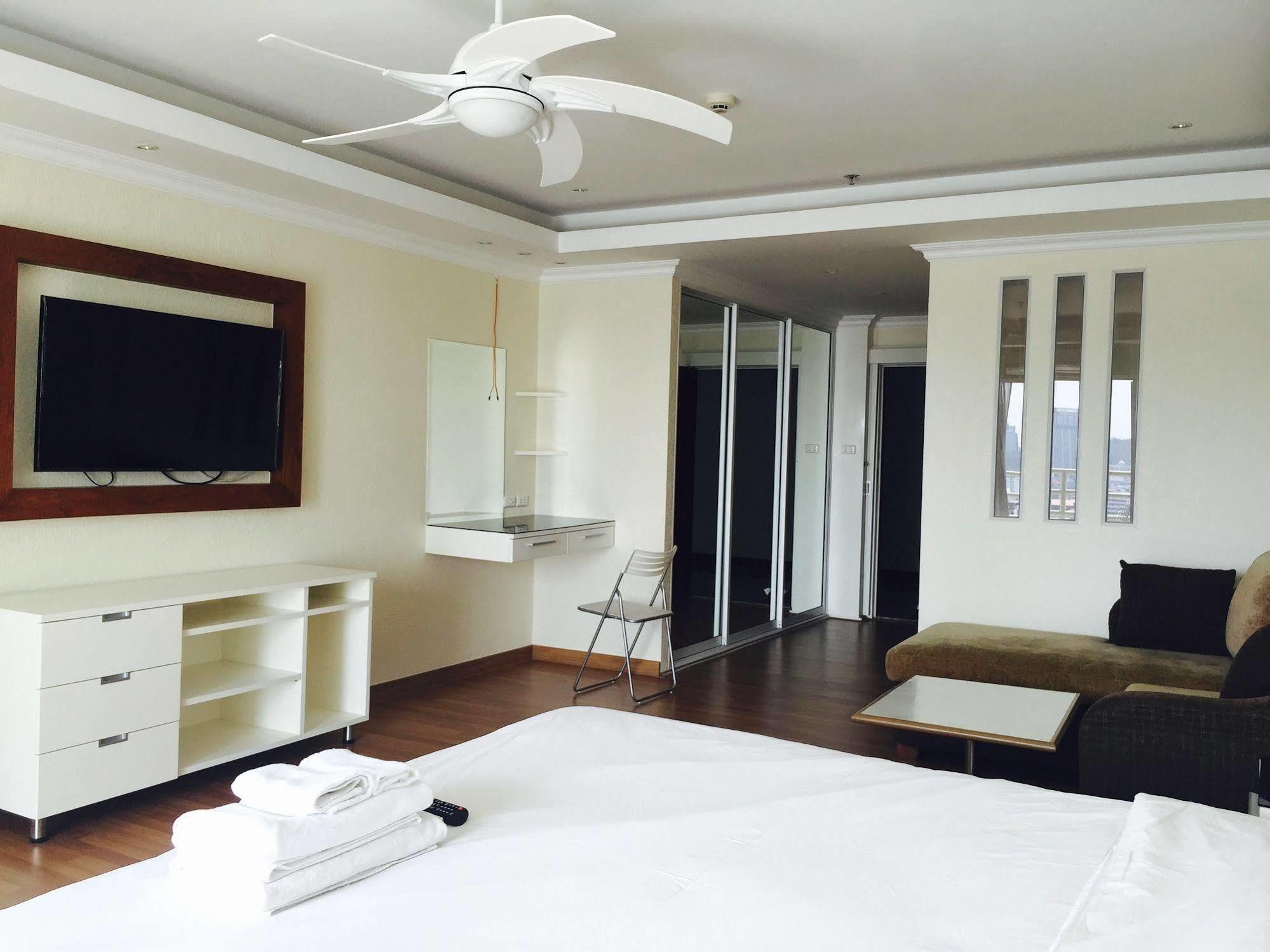 Apartment View Talay 6 By Honey