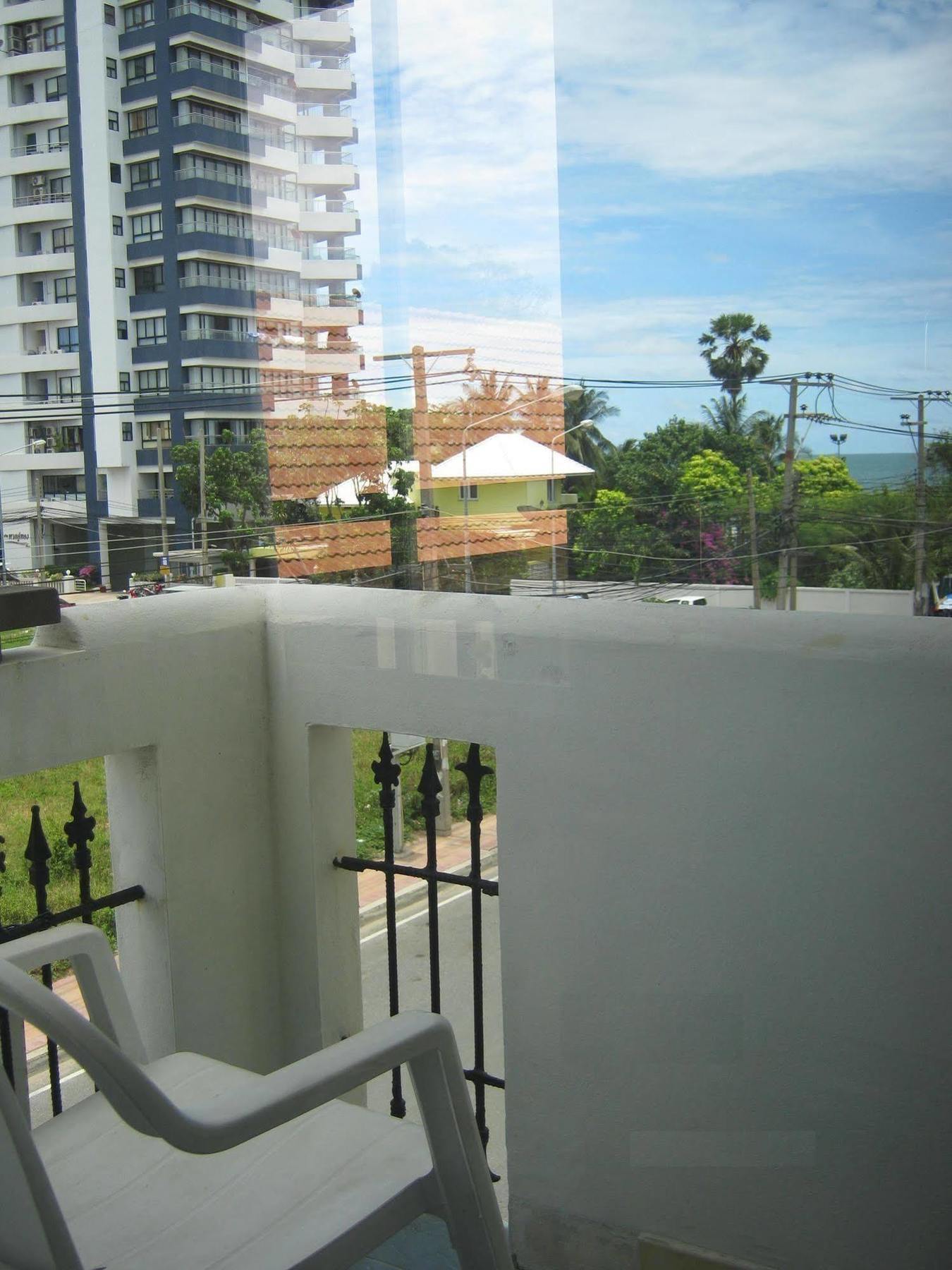 Baan Talay Hotel