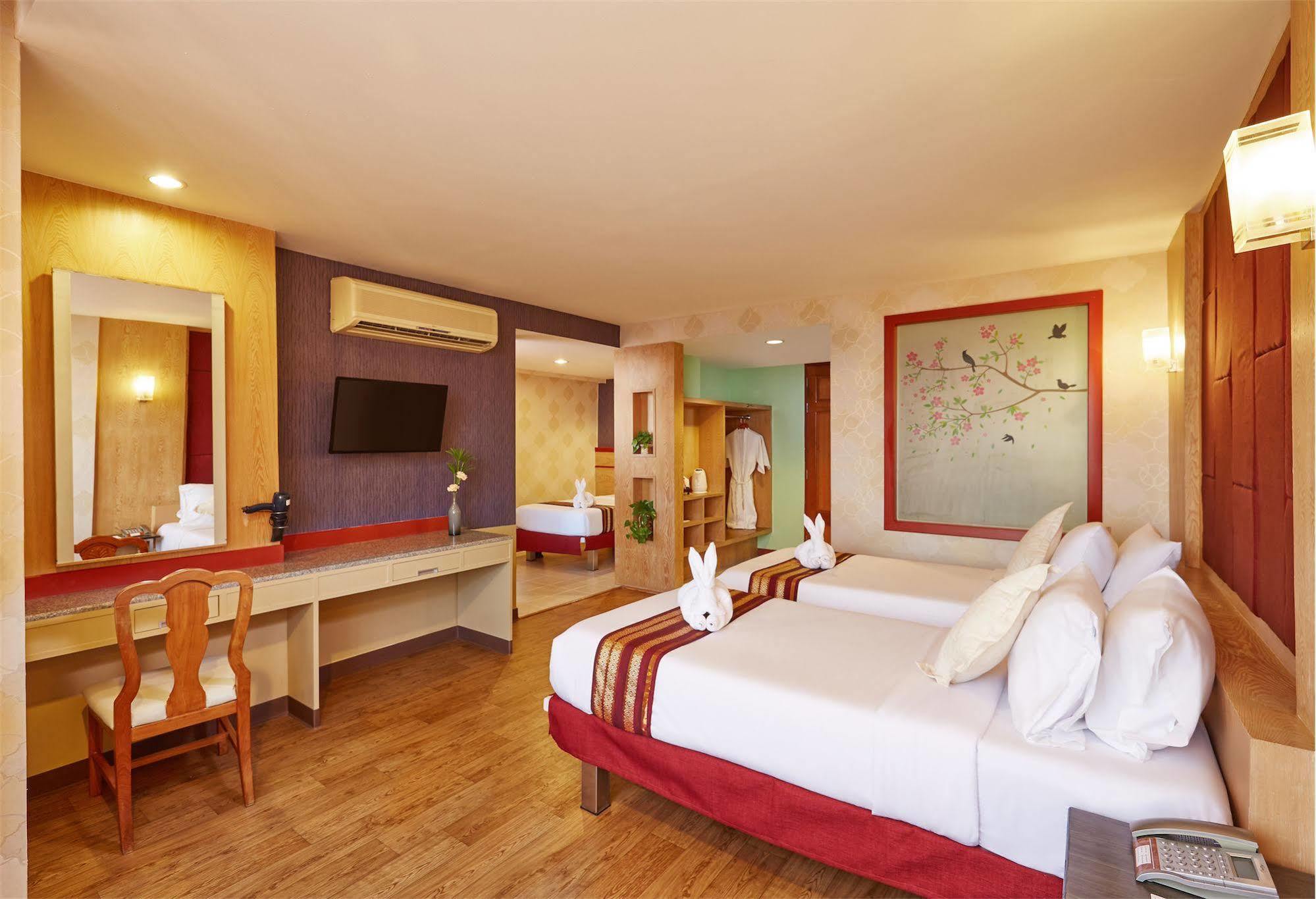 Hotel Eastern Grand Palace