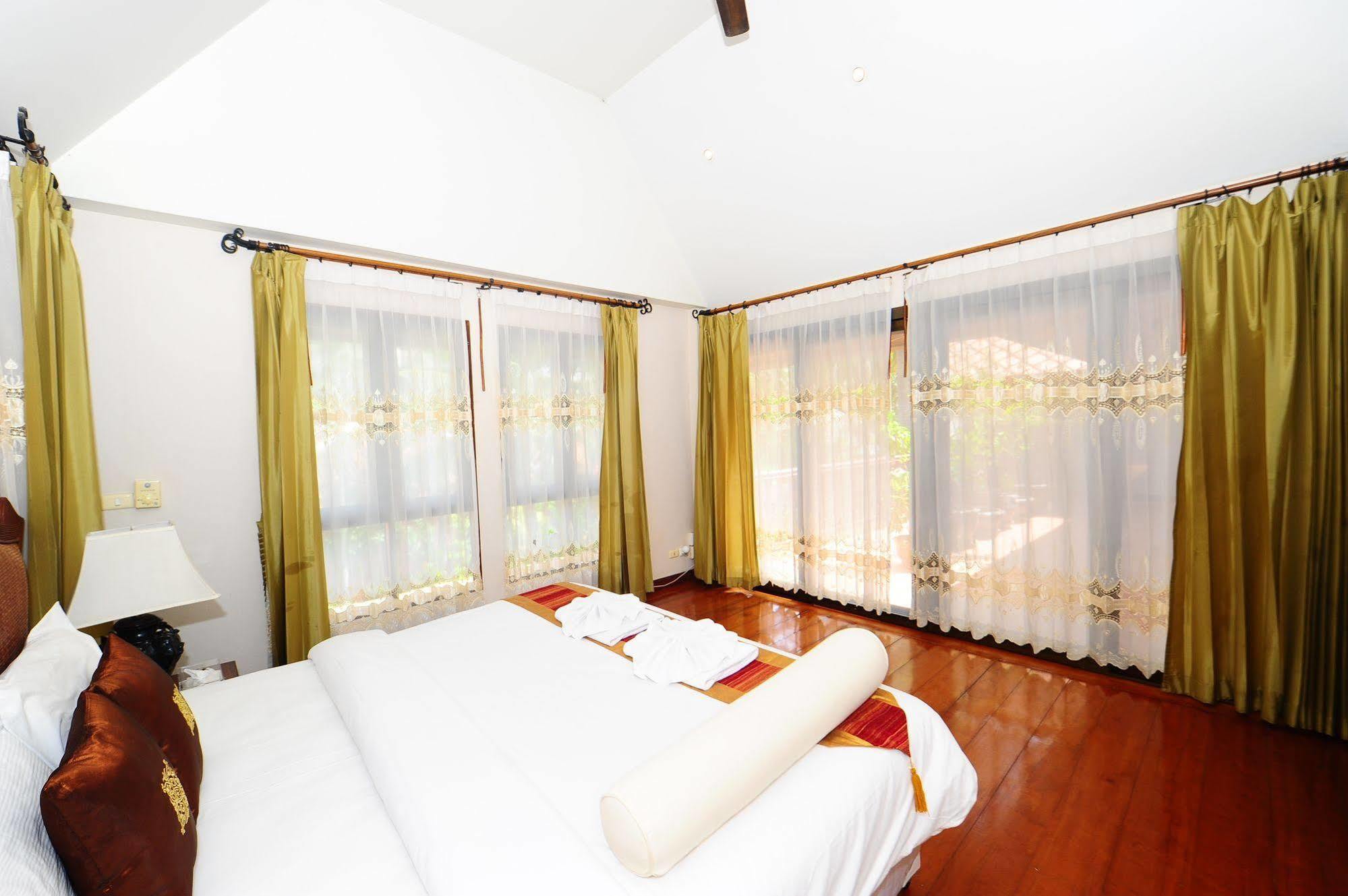 Napalai Pool Tempat peranginan Pattaya