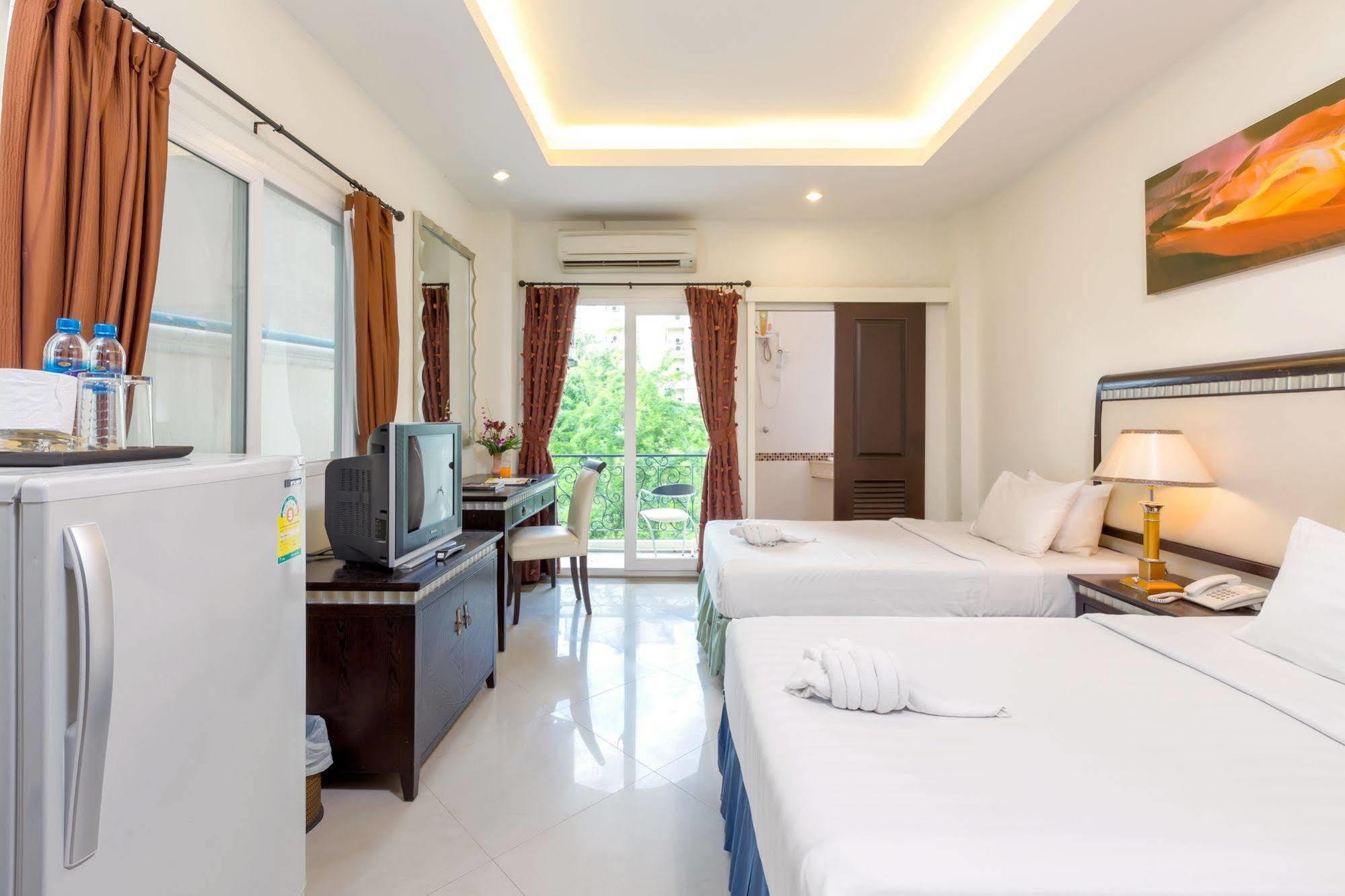 Inn Yes O'tel By Benya Pattaya