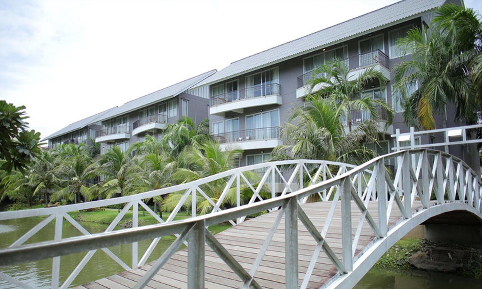 Hotel The Leela &