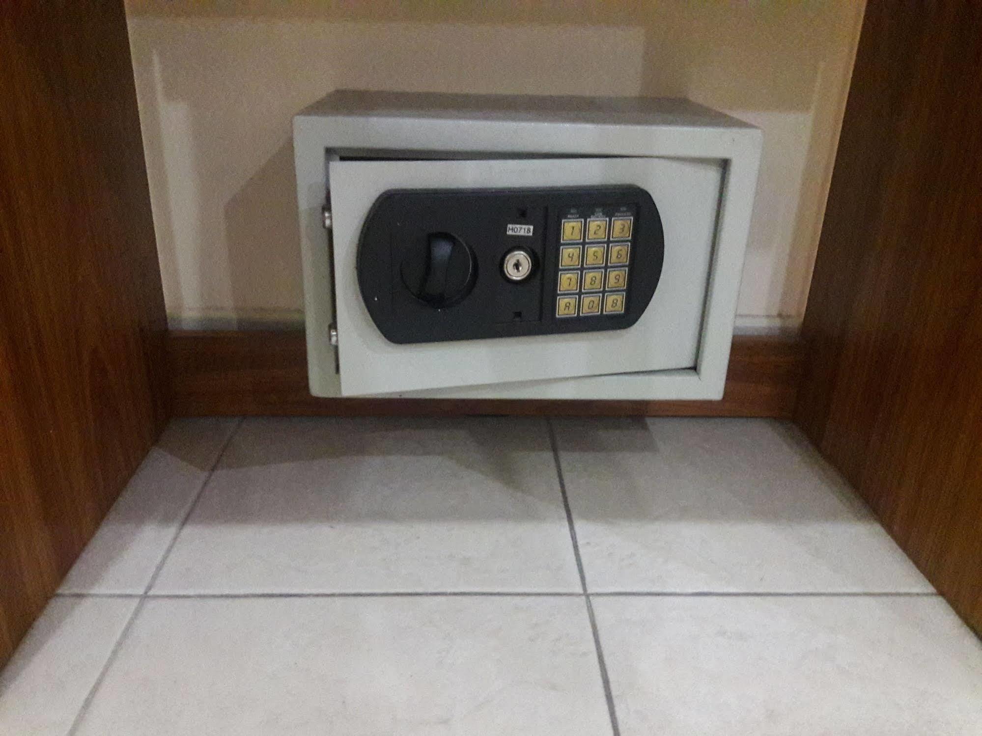 Key Bar And Rumah tetamu 3*