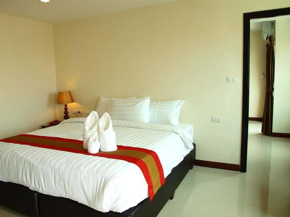 V Hotel